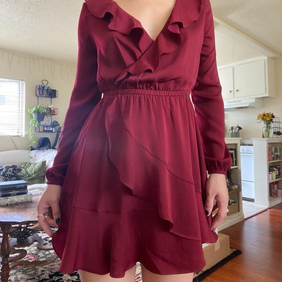 EXPRESS silk burgundy wrap dress. Size xs/small elastic waist band - Picture 6 of 6